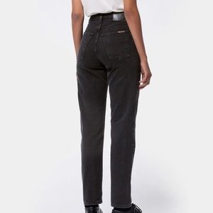 Breezy Britt Black Worn